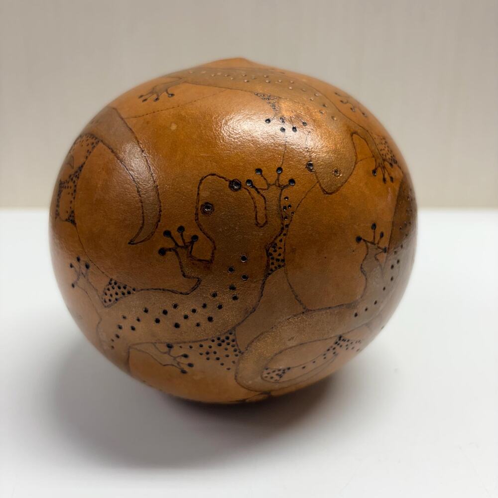 Vintage Folk Art Gourd Lizard Salamander Pyro-Engraved Hand Carved